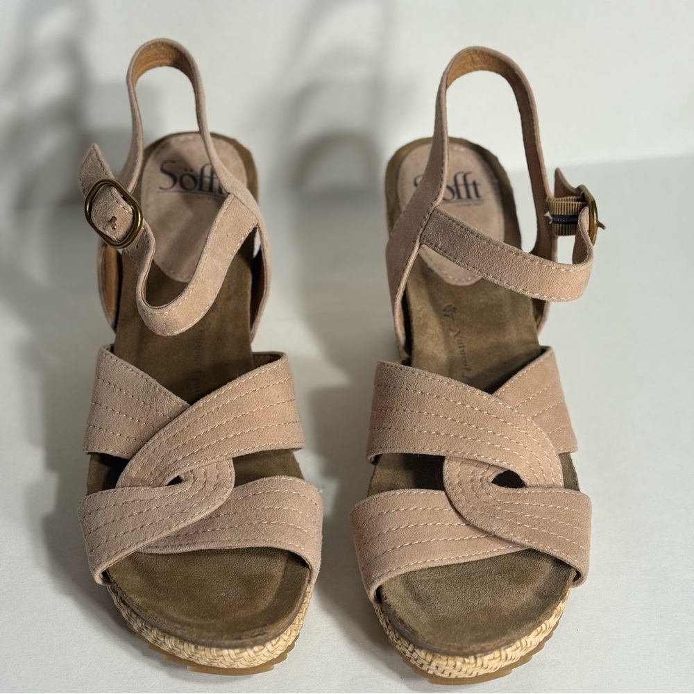 Sofft Women's Beige Strappy Sandals